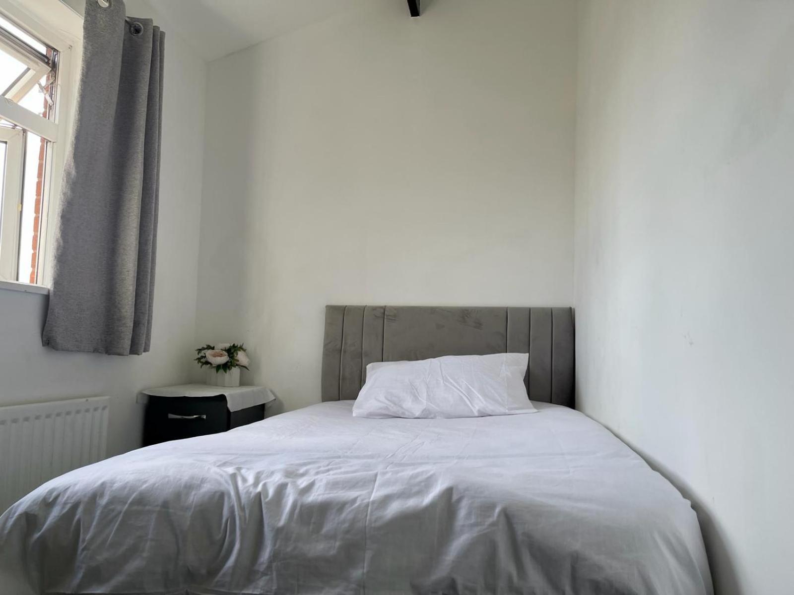 Homestays-Close To Coventry City And University I Free Parking I Wi-Fi Buitenkant foto