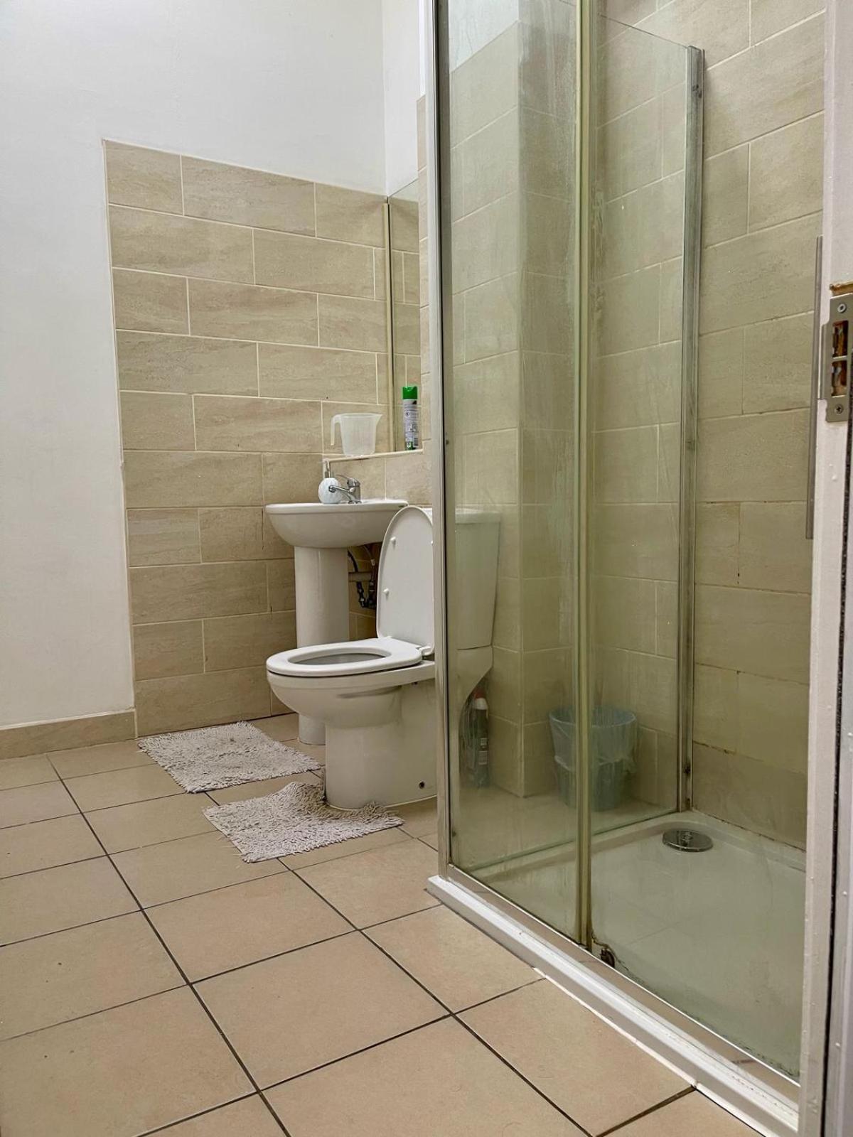Homestays-Close To Coventry City And University I Free Parking I Wi-Fi Buitenkant foto