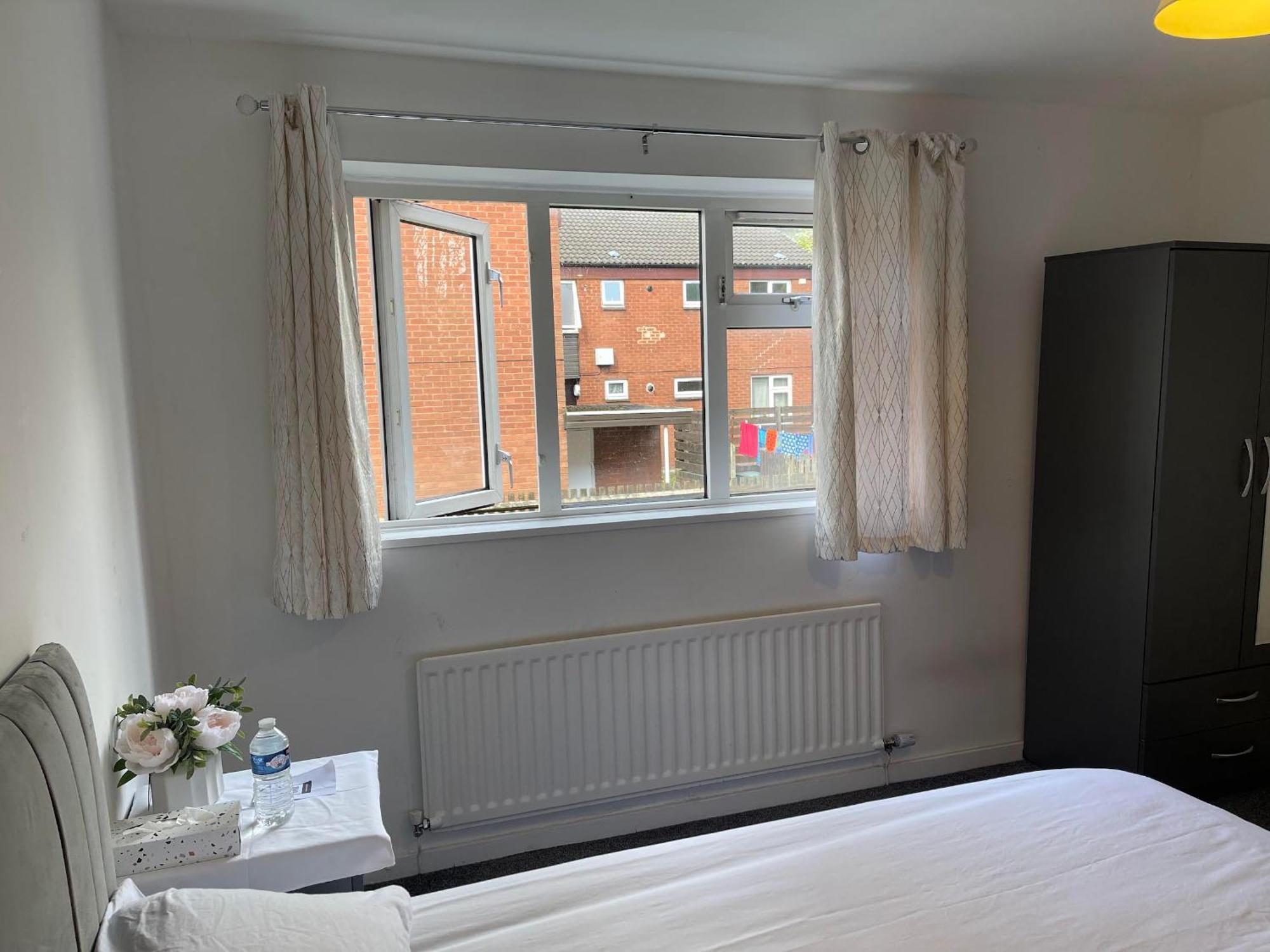 Homestays-Close To Coventry City And University I Free Parking I Wi-Fi Buitenkant foto